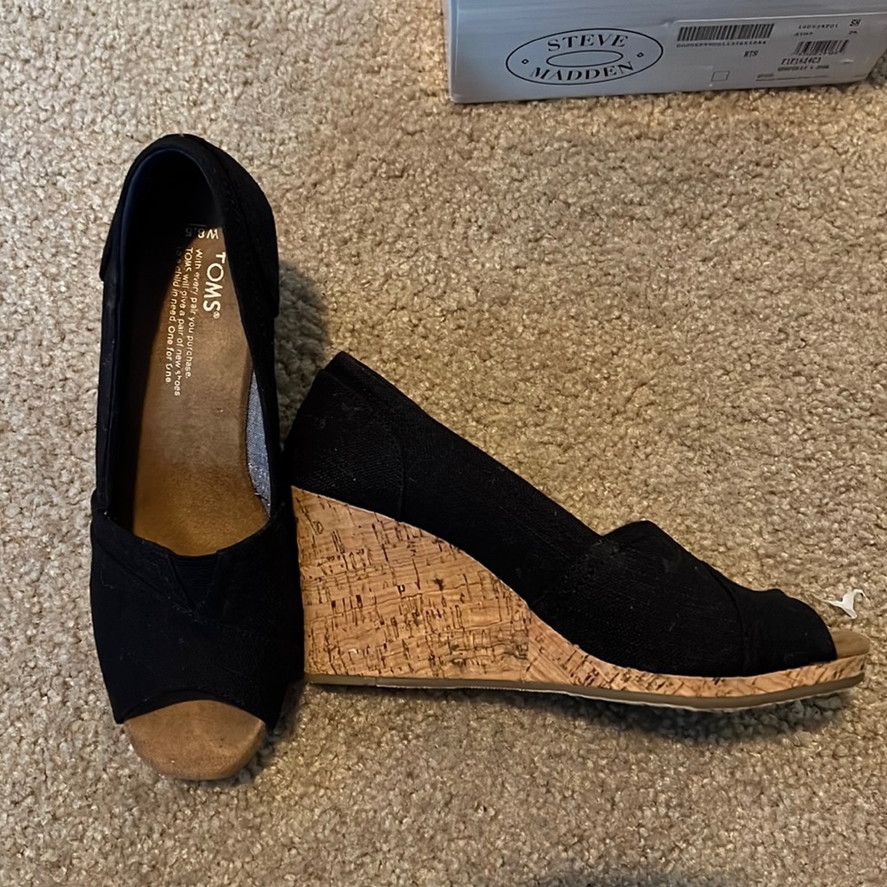 Toms | Peep Toe Wedges | size 8.5 | Black